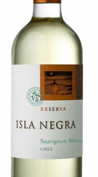 A clear glass bottle of Isla Negra Reserva Sauvignon Blanc wine with a copper screw cap. The label is white with gold and green accents, displaying the name "Isla Negra" and showing it is a Chilean white wine.